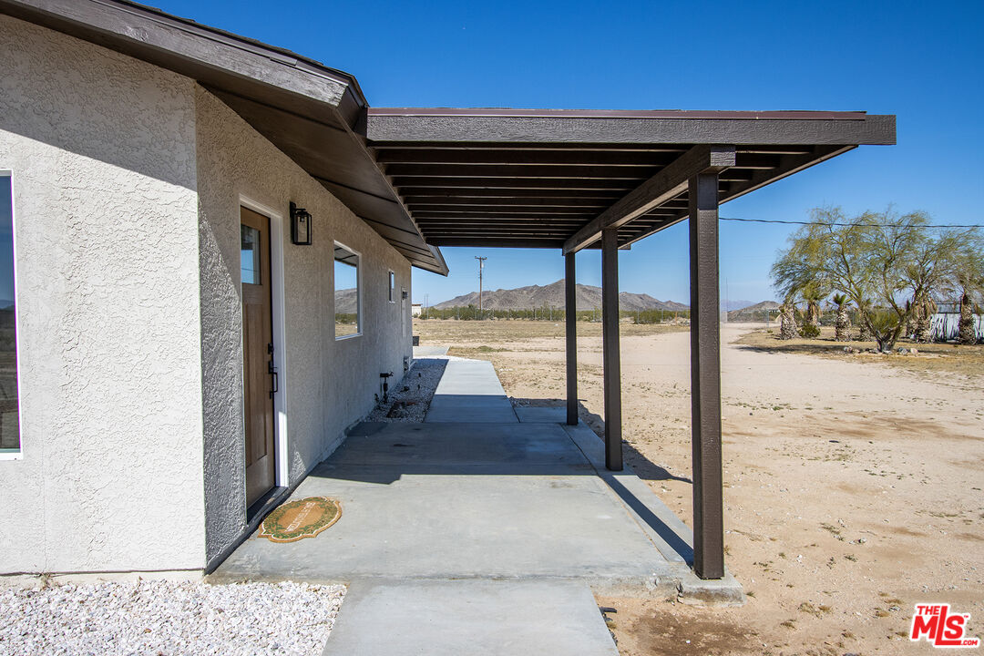 60777 Adele Road Landers, CA 92285 - Photo 35 of 43 a view of entryway