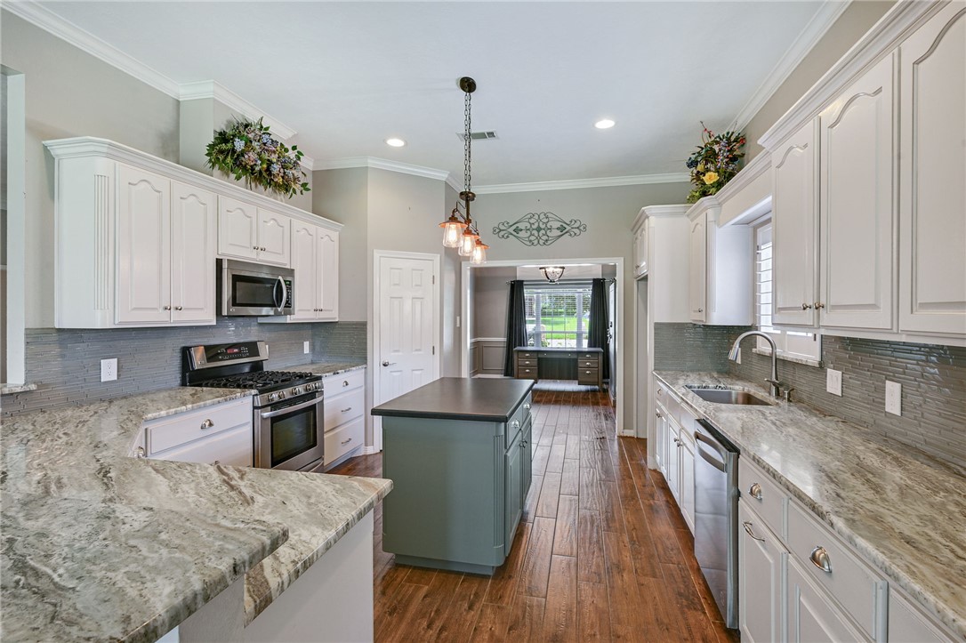 2107 Williams Way Bryan, TX 77808 - Photo 14 of 25