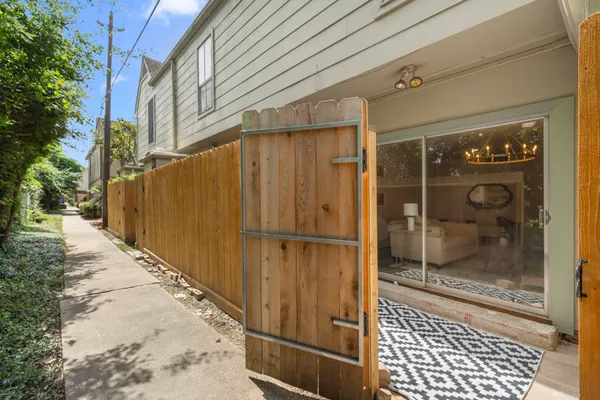 $189,999 | 14703 Barryknoll Lane, Unit 26, Houston, TX 77079