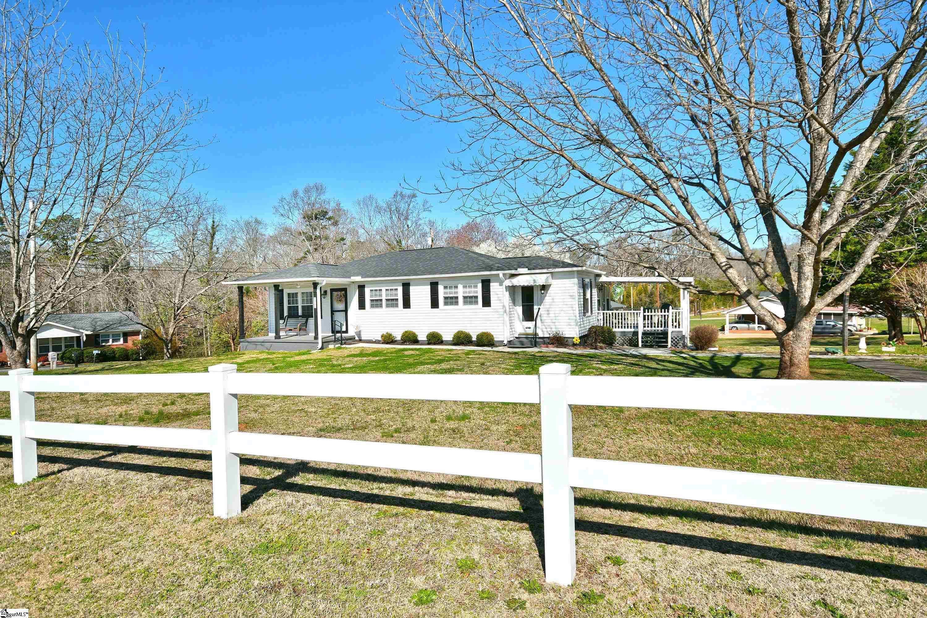 200 Due W Circle Easley, SC 29640 - Photo 1 of 48