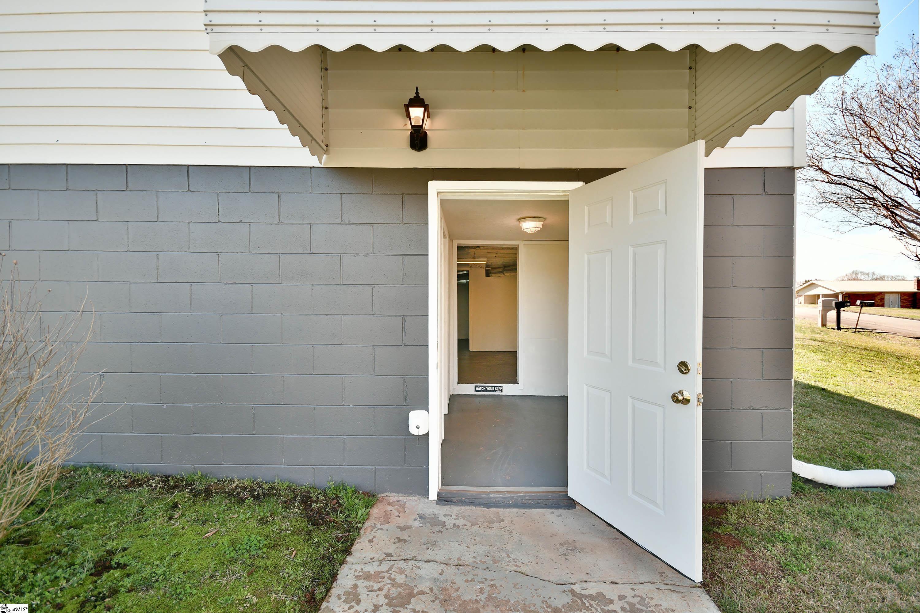 200 Due W Circle Easley, SC 29640 - Photo 37 of 48