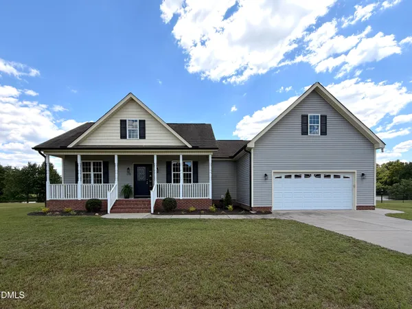$369,800 | 175 Watersedge Lane, Smithfield, NC 27577