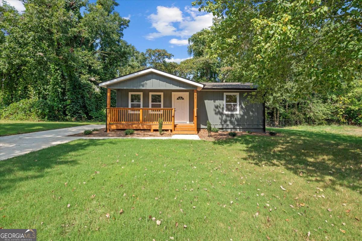 317 Bledsoe Street Carrollton, GA 30117 - Photo 2 of 26