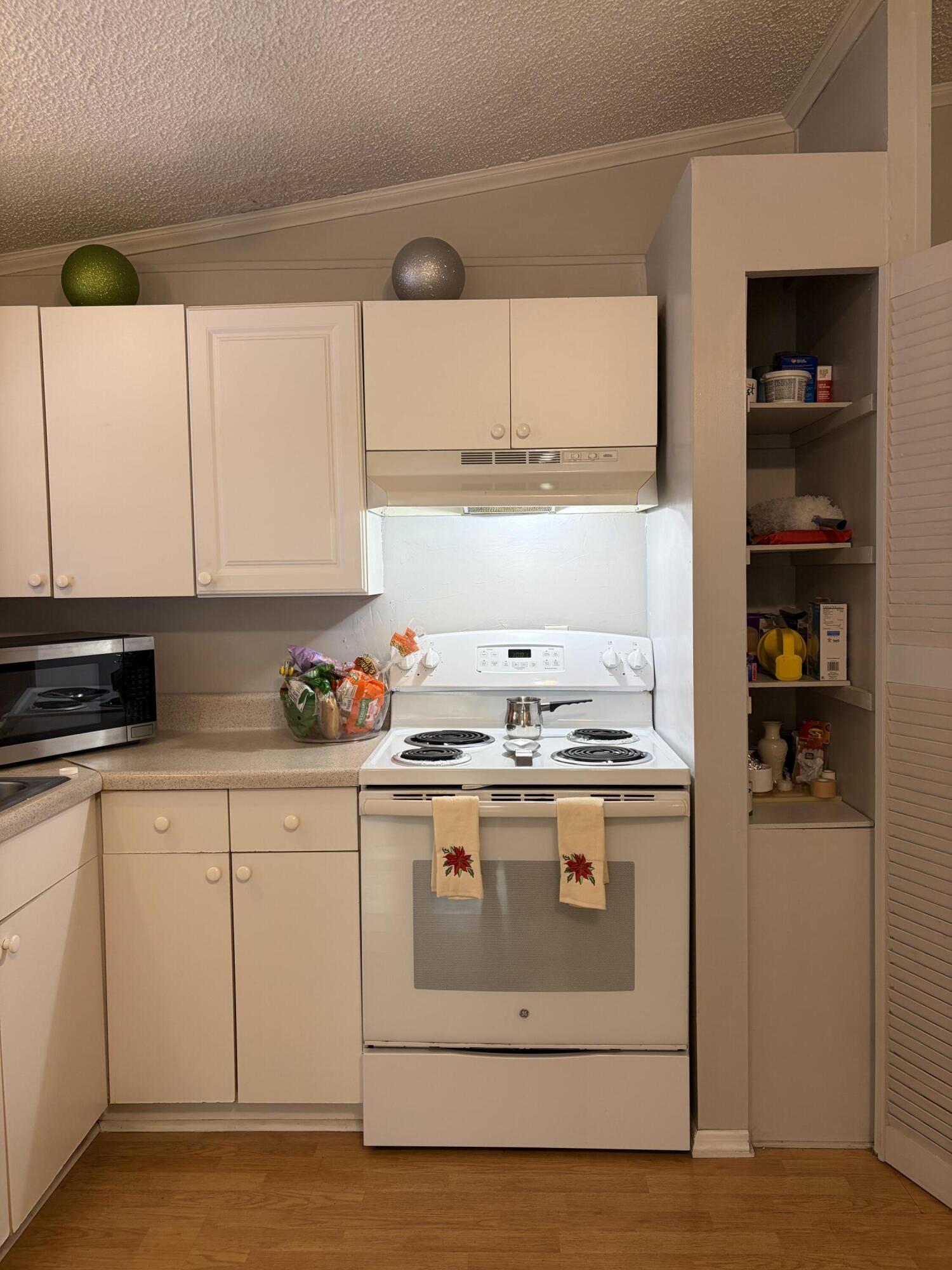202 Travis Cay Place, Unit 9 Fort Pierce, FL 34982 - Photo 17 of 34 IMG_3249