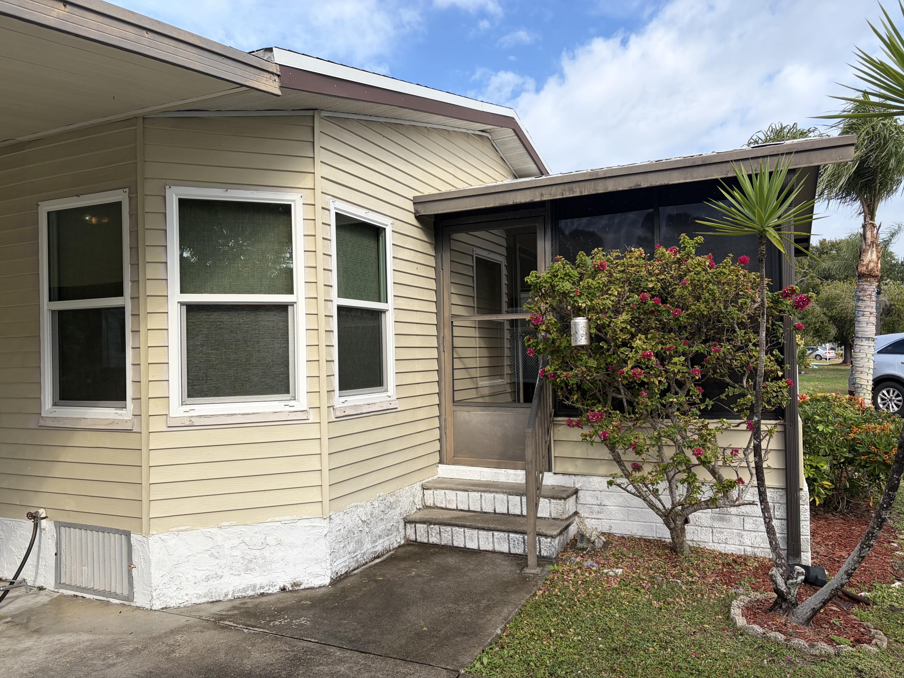202 Travis Cay Place, Unit 9 Fort Pierce, FL 34982 - Photo 2 of 34 IMG_3236