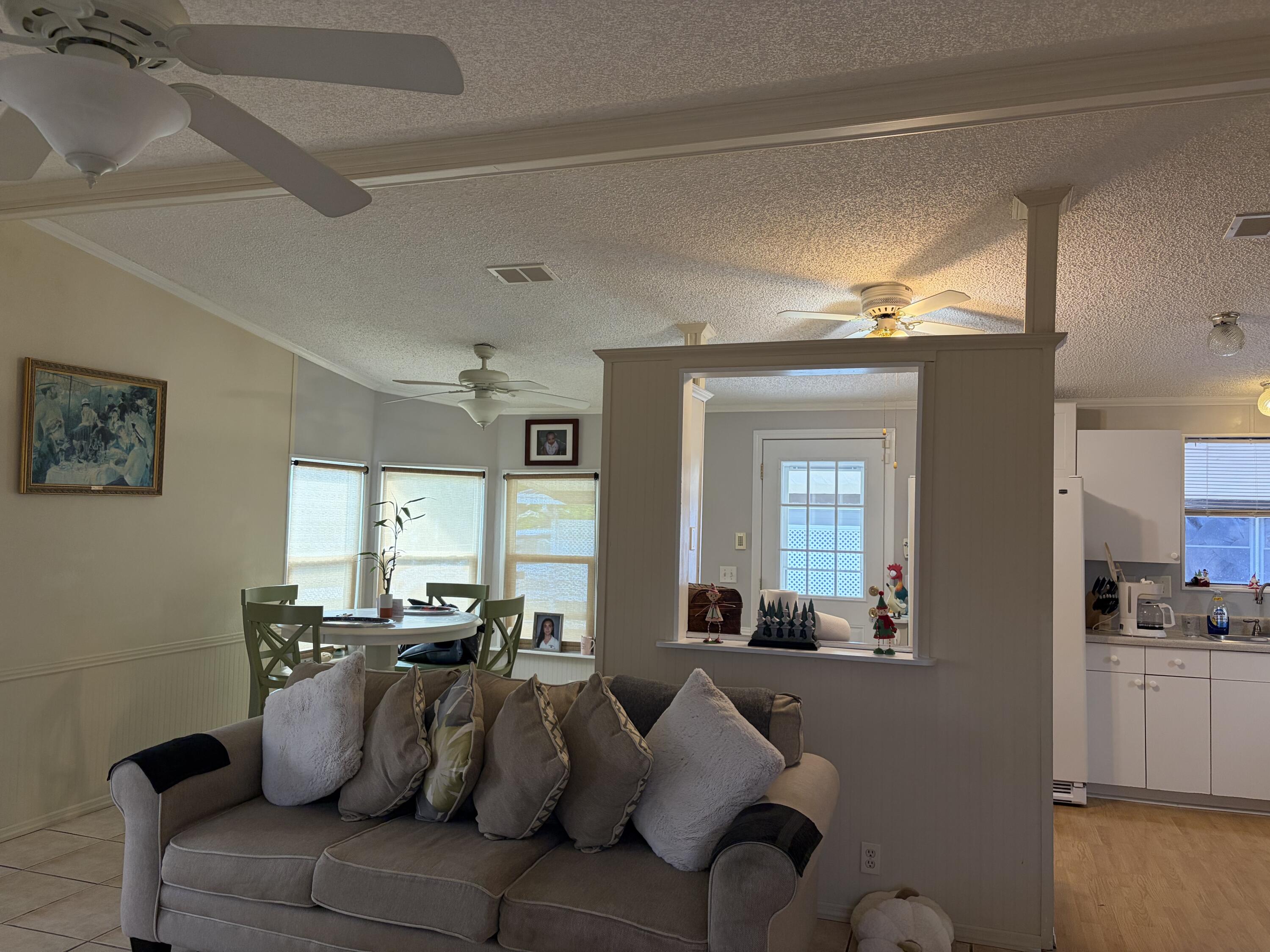 202 Travis Cay Place, Unit 9 Fort Pierce, FL 34982 - Photo 10 of 34 IMG_3243