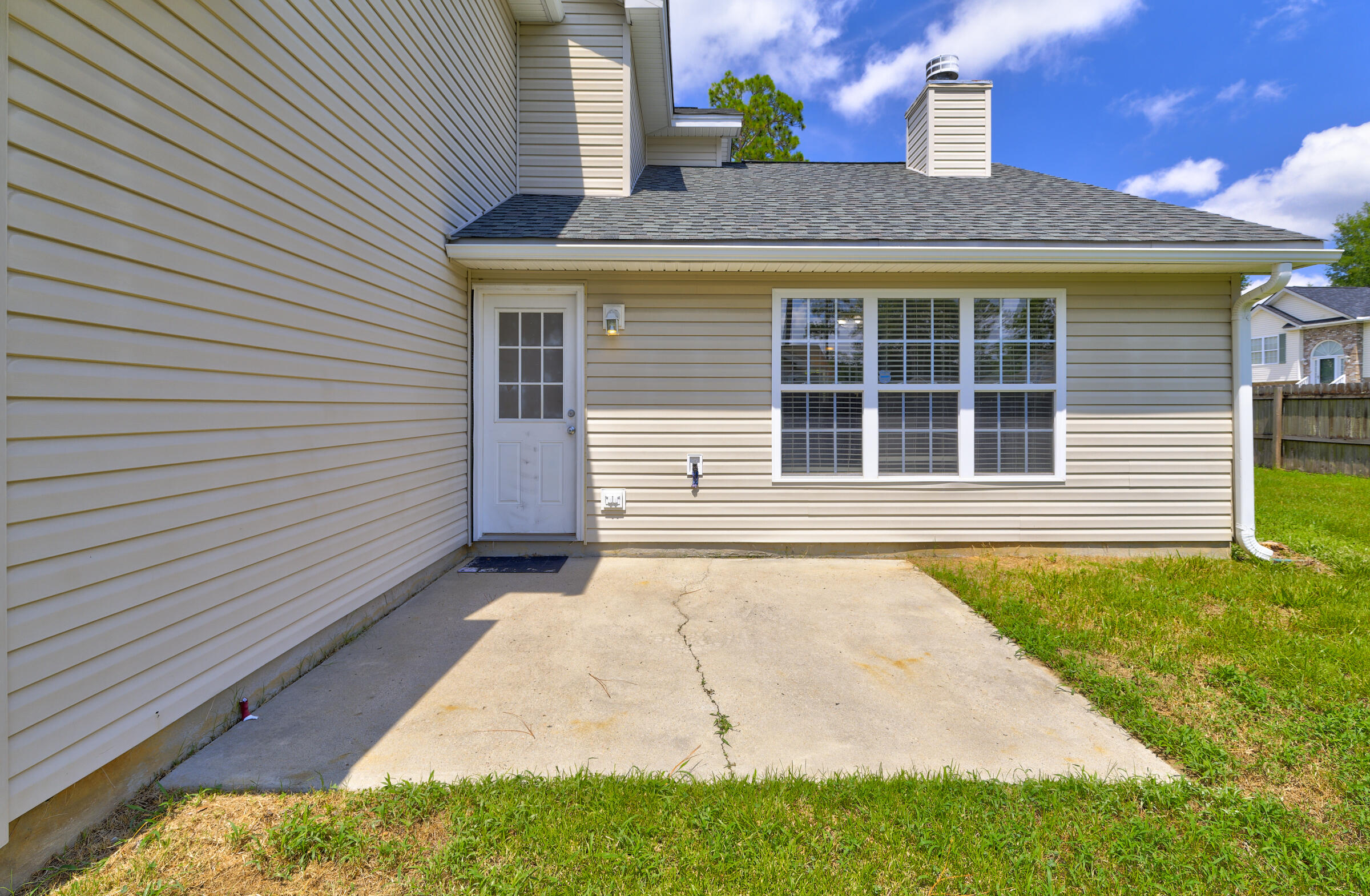 1301 Lantern Road Summerville, SC 29486 - Photo 37 of 40 Back patio
