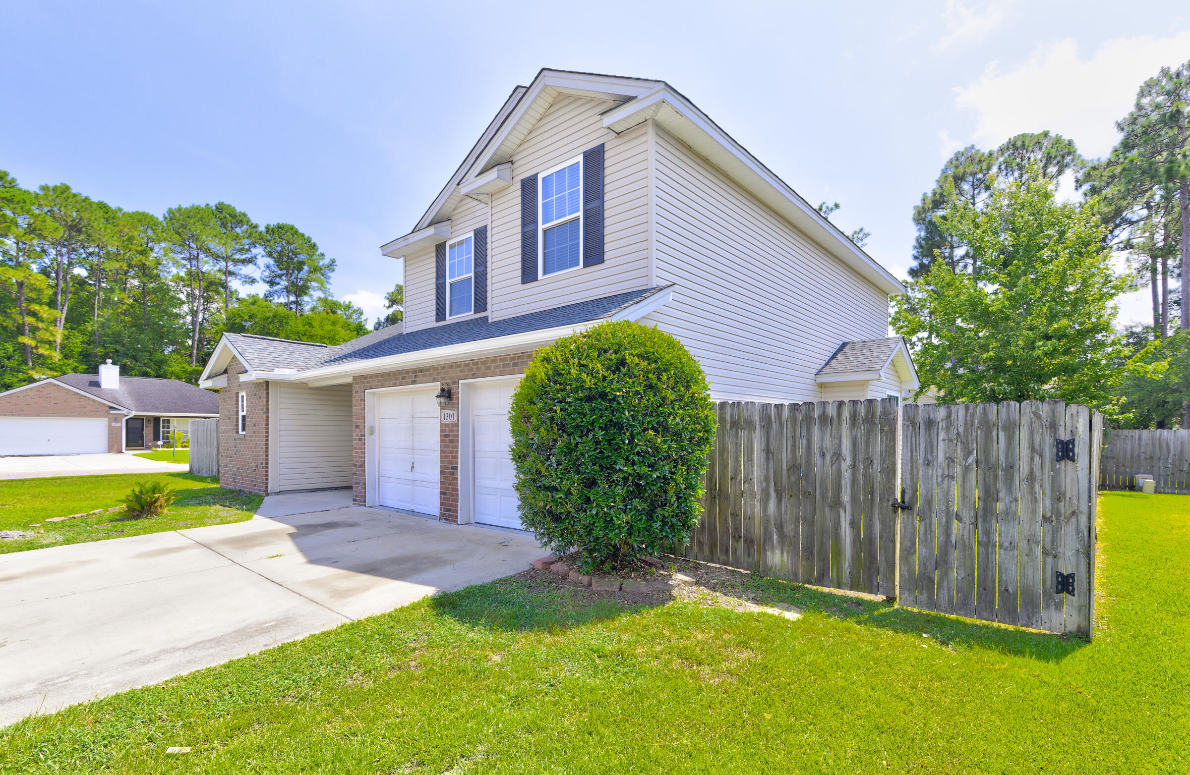 1301 Lantern Road Summerville, SC 29486 - Photo 40 of 40 Right Front