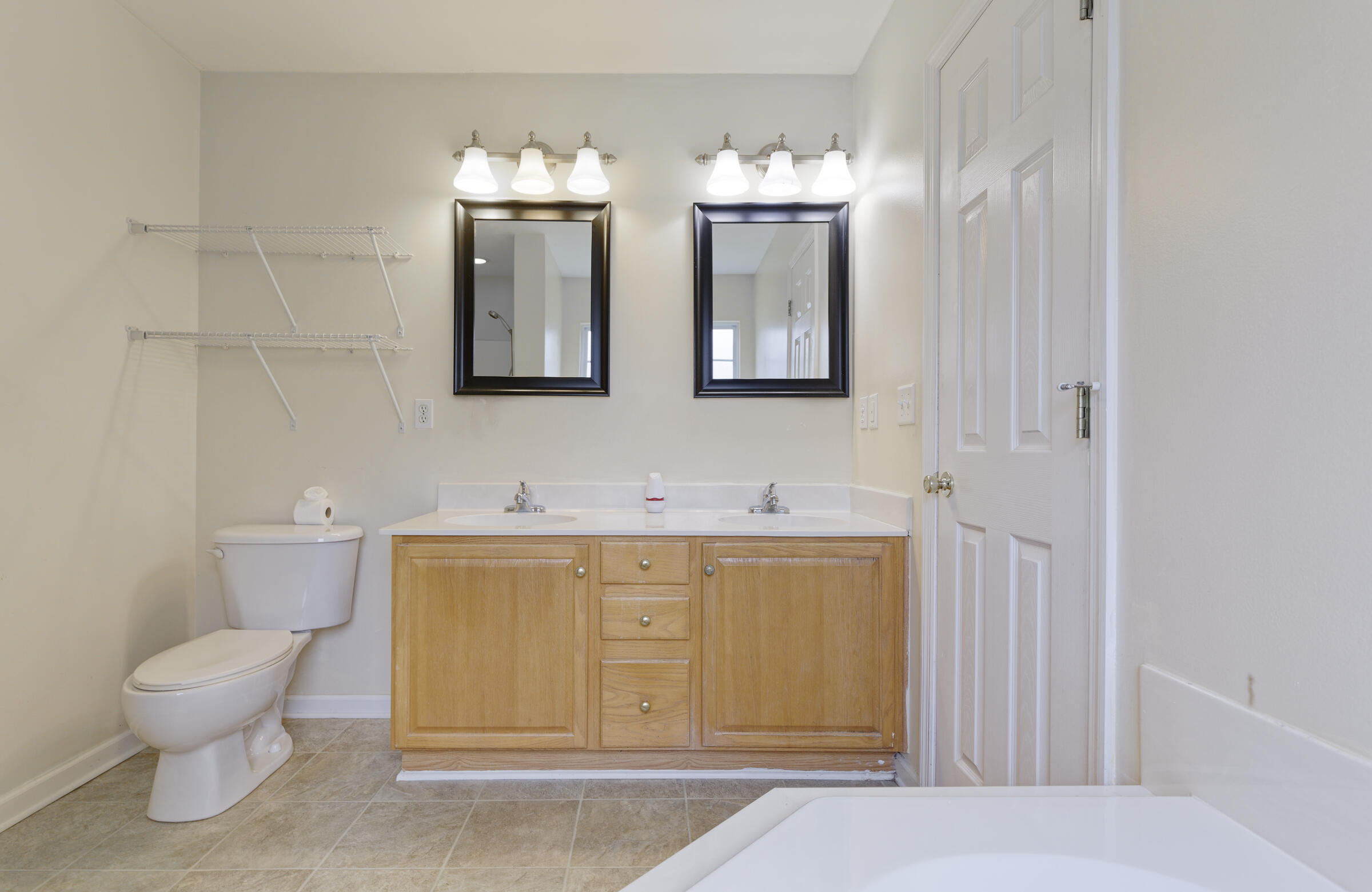 1301 Lantern Road Summerville, SC 29486 - Photo 8 of 40 Master Bath