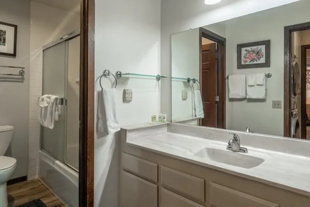 $525,000 | 2 Arrowhead Drive, Unit 27, Mammoth Lakes, CA 93546