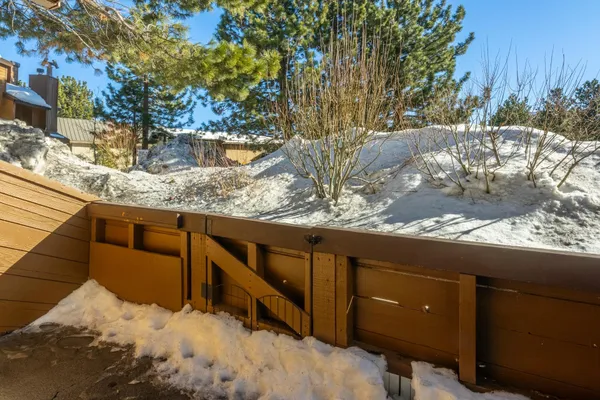 $510,000 | 2 Arrowhead Drive, Unit 27, Mammoth Lakes, CA 93546