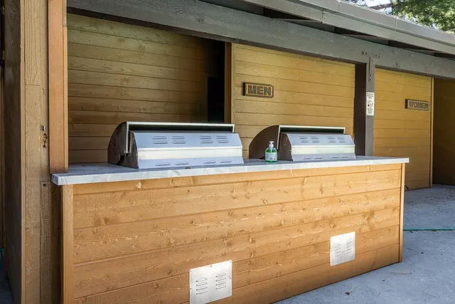 $525,000 | 2 Arrowhead Drive, Unit 27, Mammoth Lakes, CA 93546