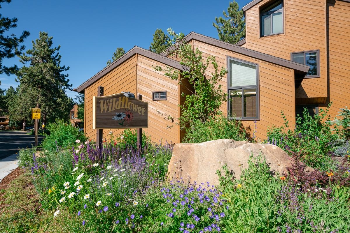 2 Arrowhead Drive, Unit 27 Mammoth Lakes, CA 93546 - Photo 26 of 26 front view of a house