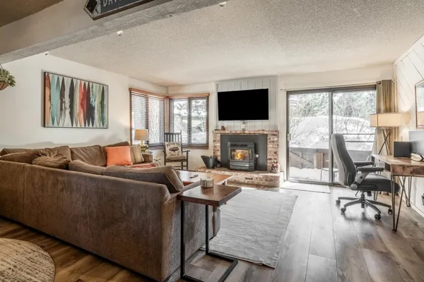 $510,000 | 2 Arrowhead Drive, Unit 27, Mammoth Lakes, CA 93546