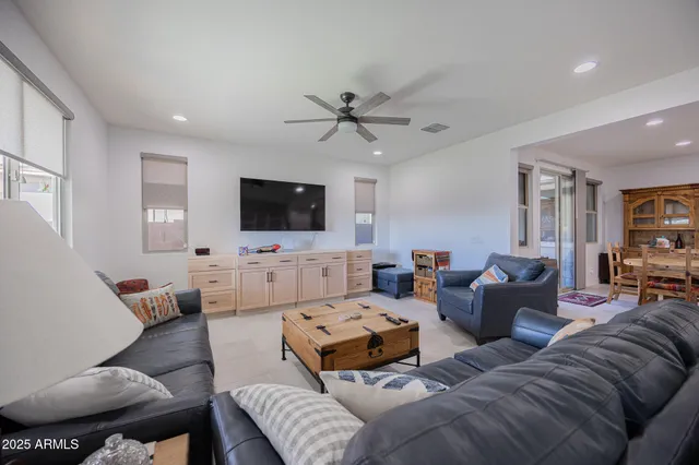 $2,595 | 10545 East Texas Avenue, Mesa, AZ 85212