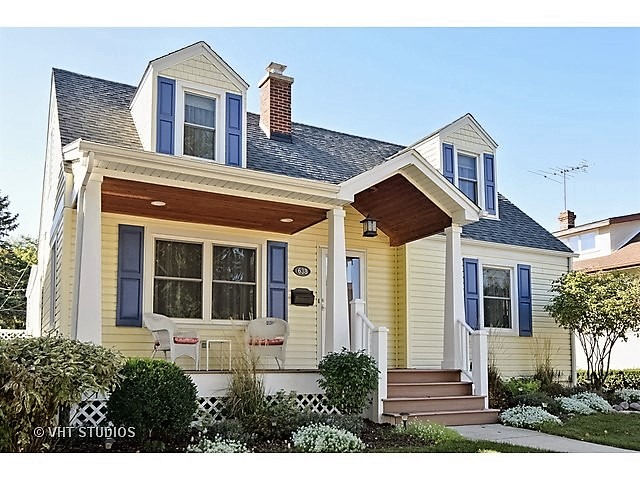 638 Spring Road Elmhurst, IL 60126 - Photo 1 of 25