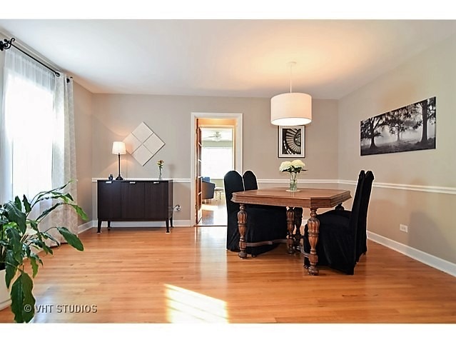 638 Spring Road Elmhurst, IL 60126 - Photo 5 of 25