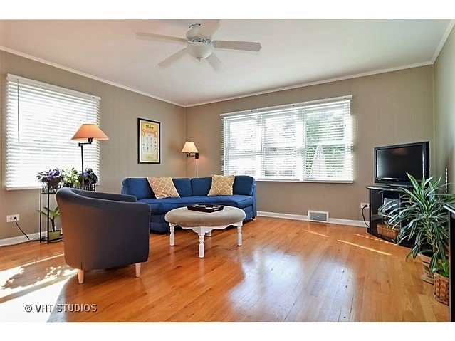 638 Spring Road Elmhurst, IL 60126 - Photo 7 of 25