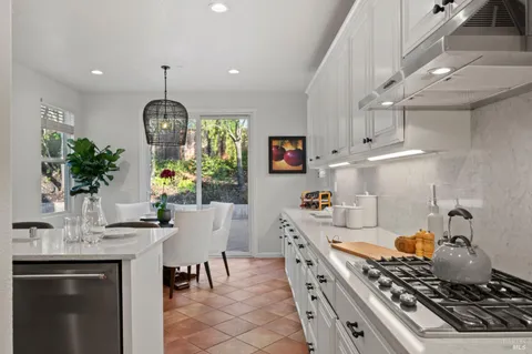 $1,549,000 | 46 Waterbury Lane, Novato, CA 94949