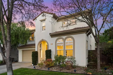 $1,549,000 | 46 Waterbury Lane, Novato, CA 94949