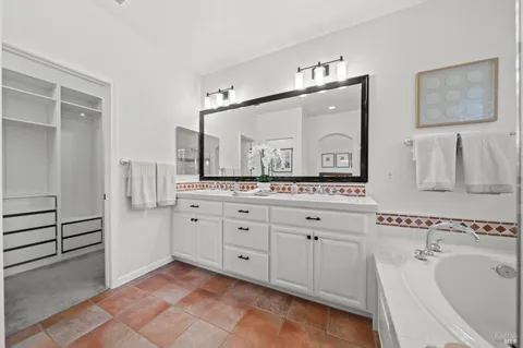 $1,549,000 | 46 Waterbury Lane, Novato, CA 94949