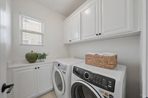 $1,549,000 | 46 Waterbury Lane, Novato, CA 94949