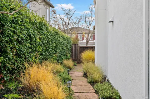 $1,549,000 | 46 Waterbury Lane, Novato, CA 94949