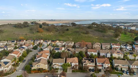 $1,549,000 | 46 Waterbury Lane, Novato, CA 94949