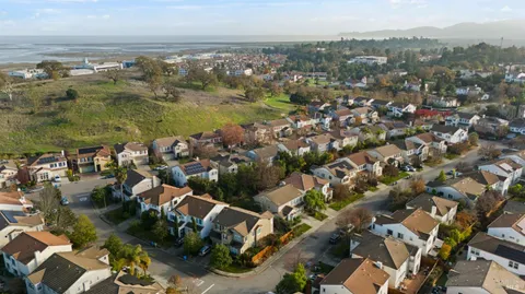 $1,549,000 | 46 Waterbury Lane, Novato, CA 94949