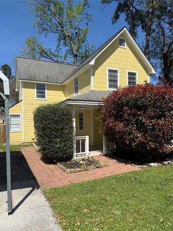 $1,800 | 615 Texas Street, Tomball, TX 77375