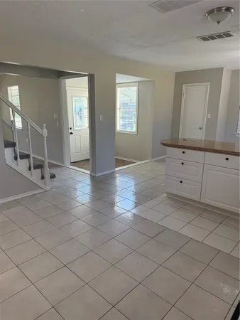 $1,800 | 615 Texas Street, Tomball, TX 77375