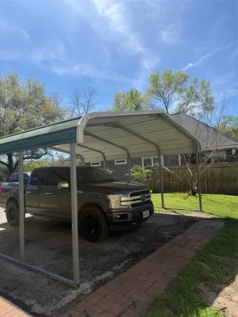 $1,800 | 615 Texas Street, Tomball, TX 77375