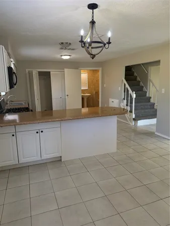 $1,800 | 615 Texas Street, Tomball, TX 77375