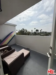 $6,295,000 | 3667 Mentone Avenue, Los Angeles, CA 90034