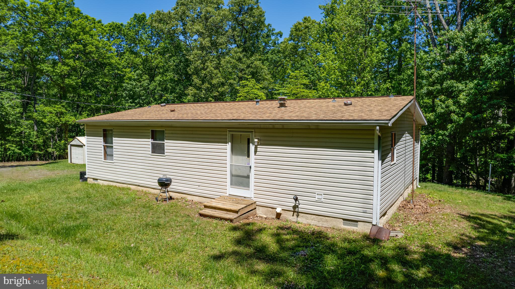 165 Whiskey Still Road Berkeley Springs, WV 25411 - Photo 8 of 32 Gallery Image 8