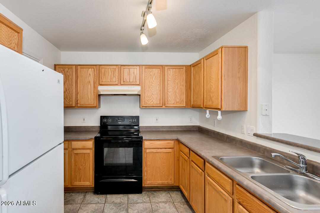 4432 North 113th Drive Phoenix, AZ 85037 - Photo 4 of 16 10-113th