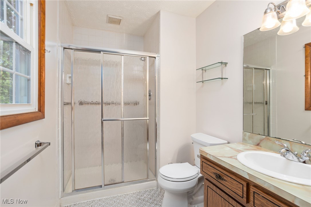 32145 Bainbridge Road Solon, OH 44139 - Photo 20 of 33