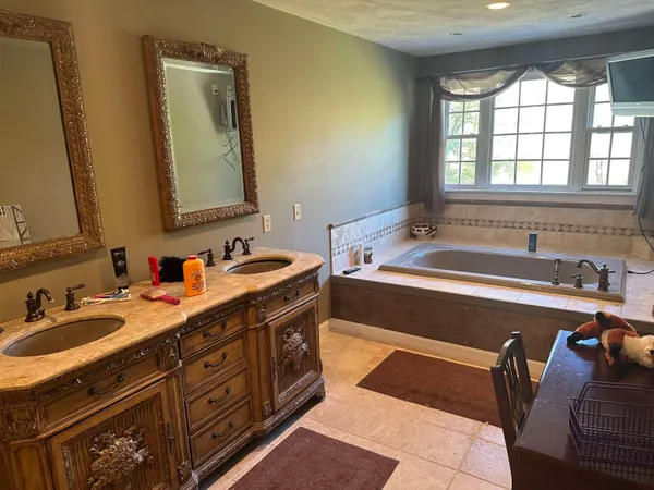 $1,699,320 | 48 Sanborn Road, East Kingston, NH 03827