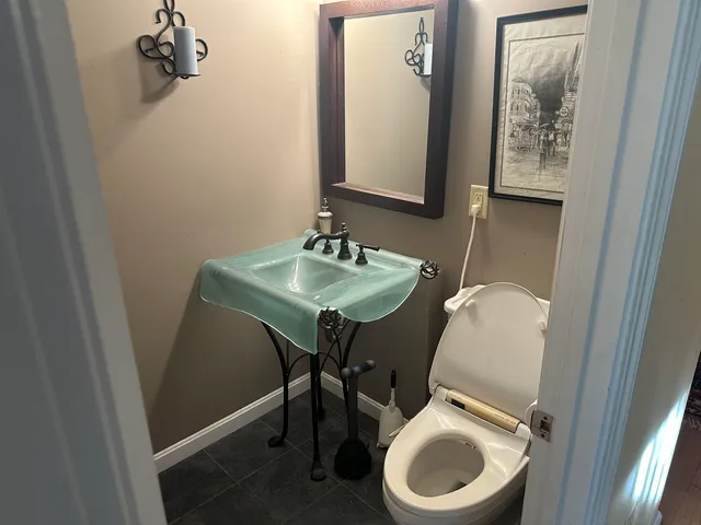 $1,699,320 | 48 Sanborn Road, East Kingston, NH 03827