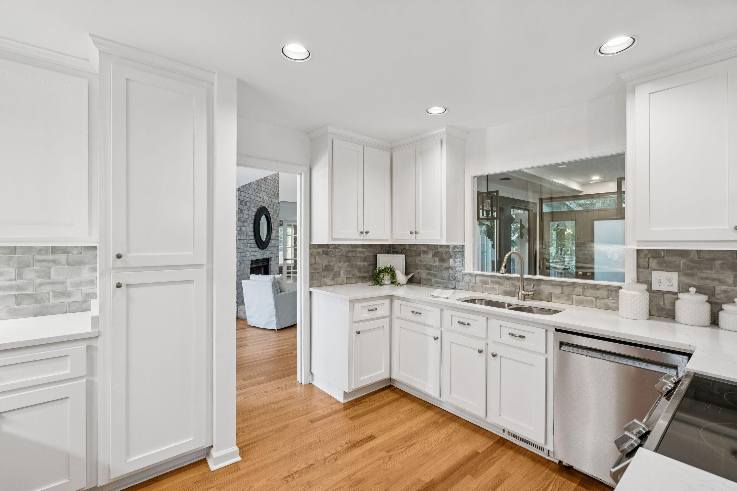 1453 Pine Island View Mount Pleasant, SC 29464 - Photo 13 of 41 Kitchen