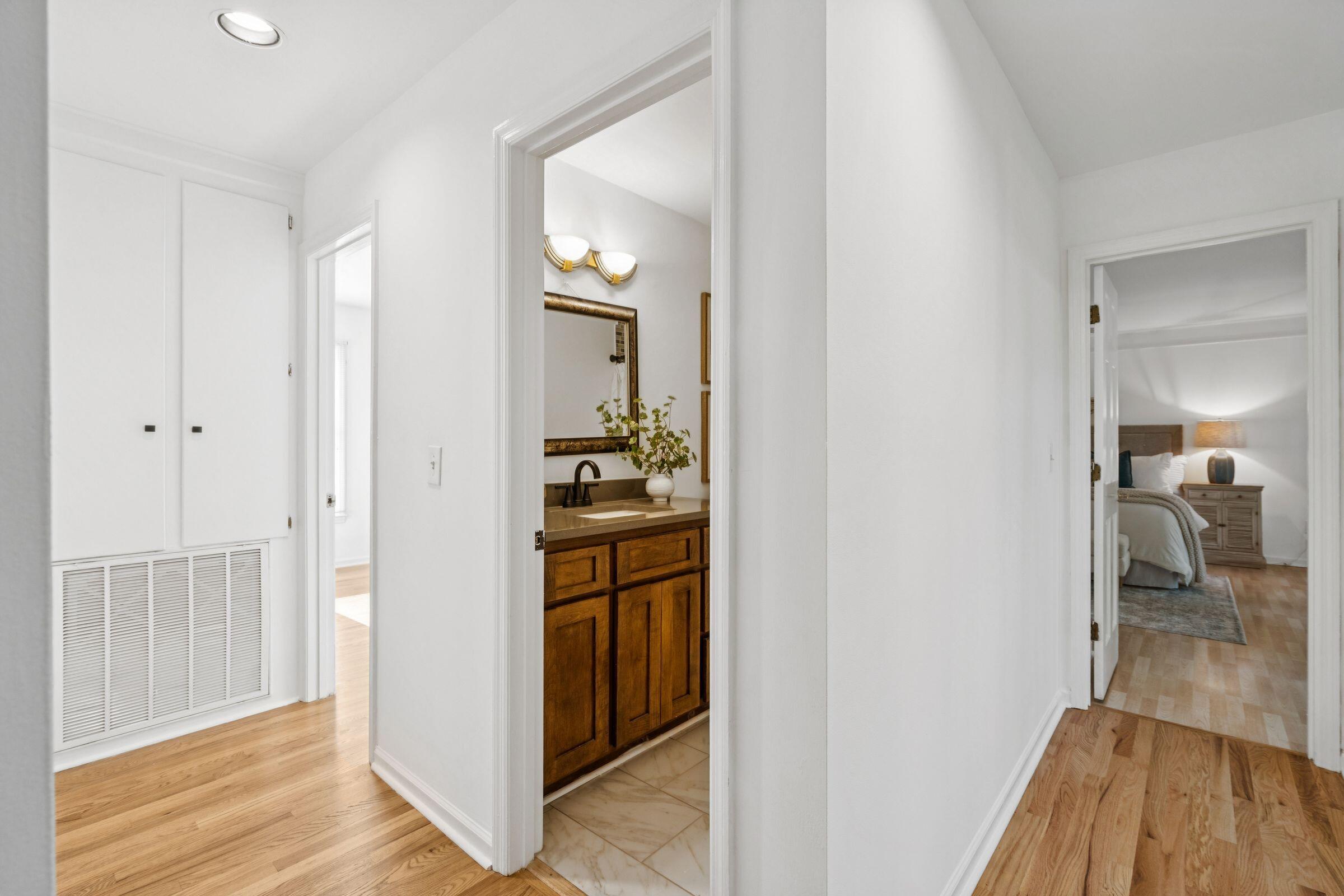 1453 Pine Island View Mount Pleasant, SC 29464 - Photo 27 of 41 Hallway