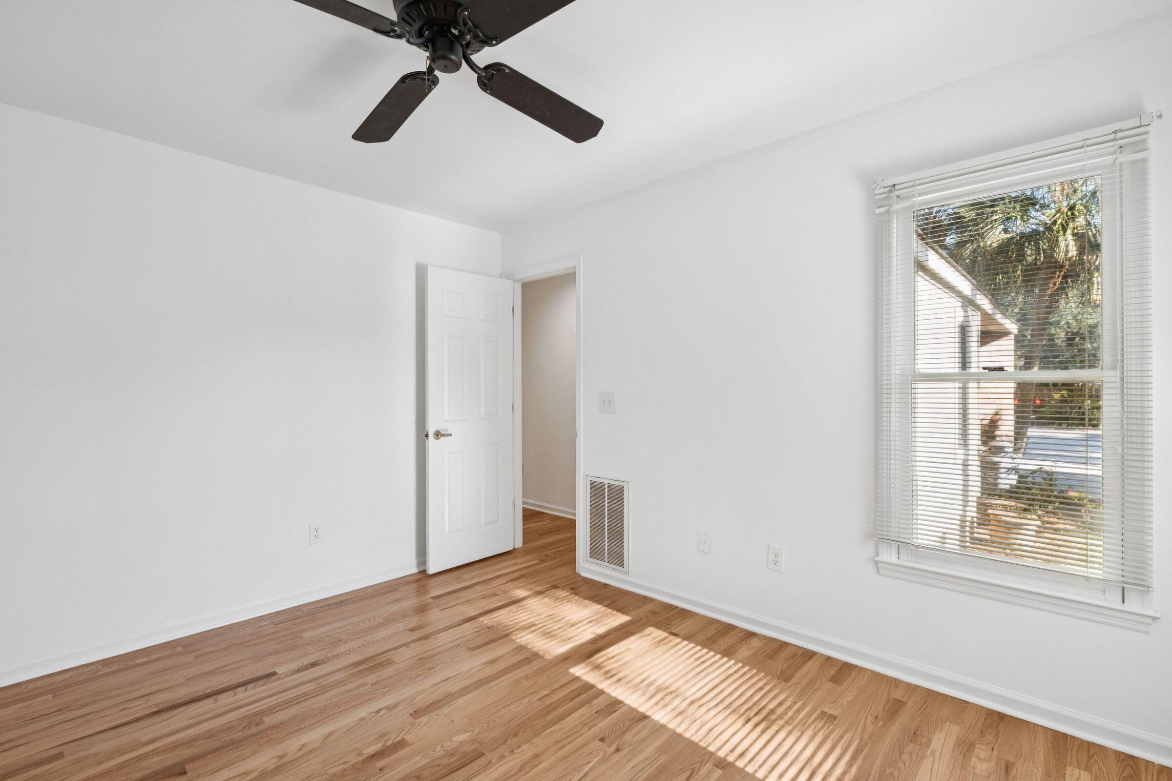 1453 Pine Island View Mount Pleasant, SC 29464 - Photo 30 of 41 Room