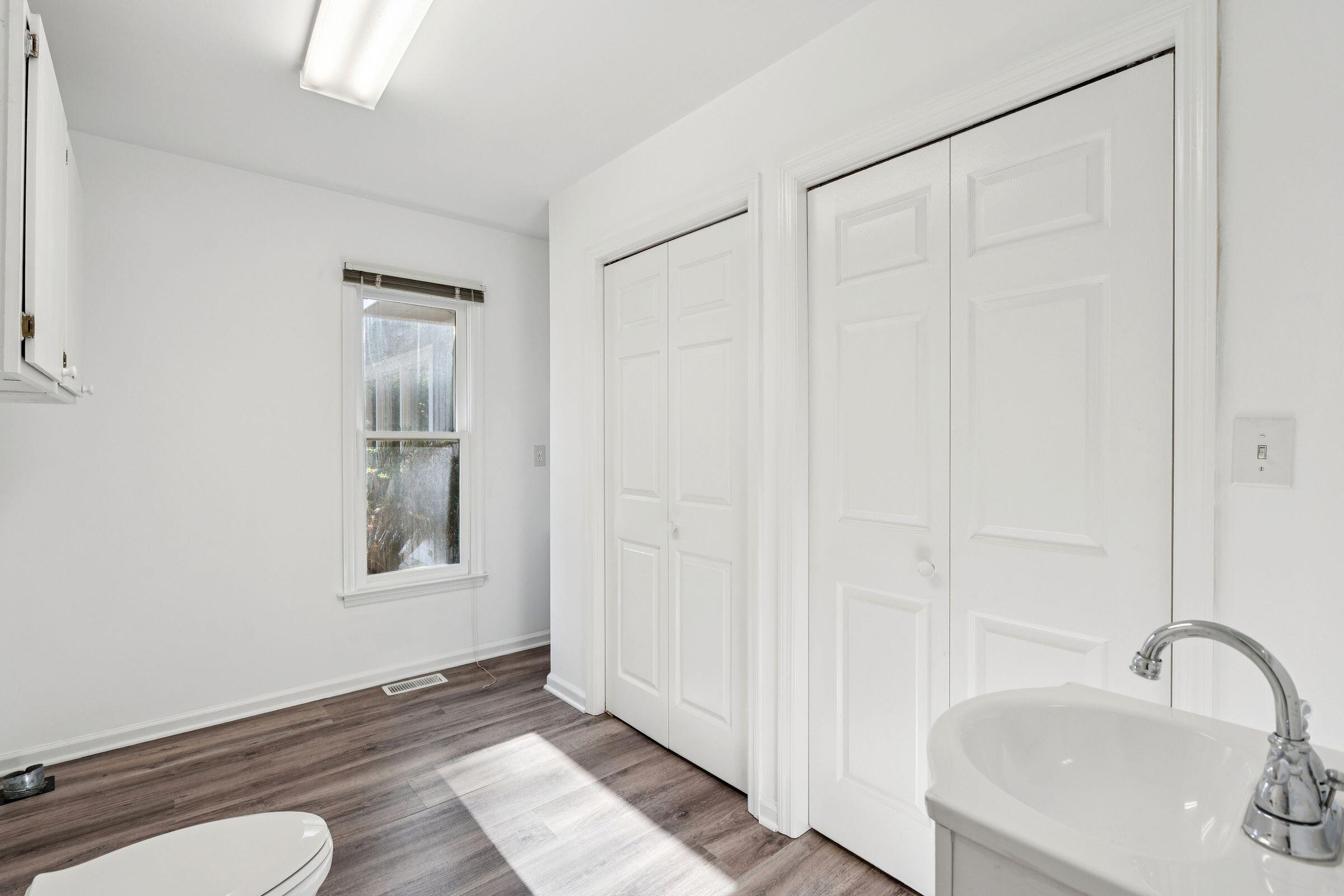 1453 Pine Island View Mount Pleasant, SC 29464 - Photo 31 of 41 Bathroom