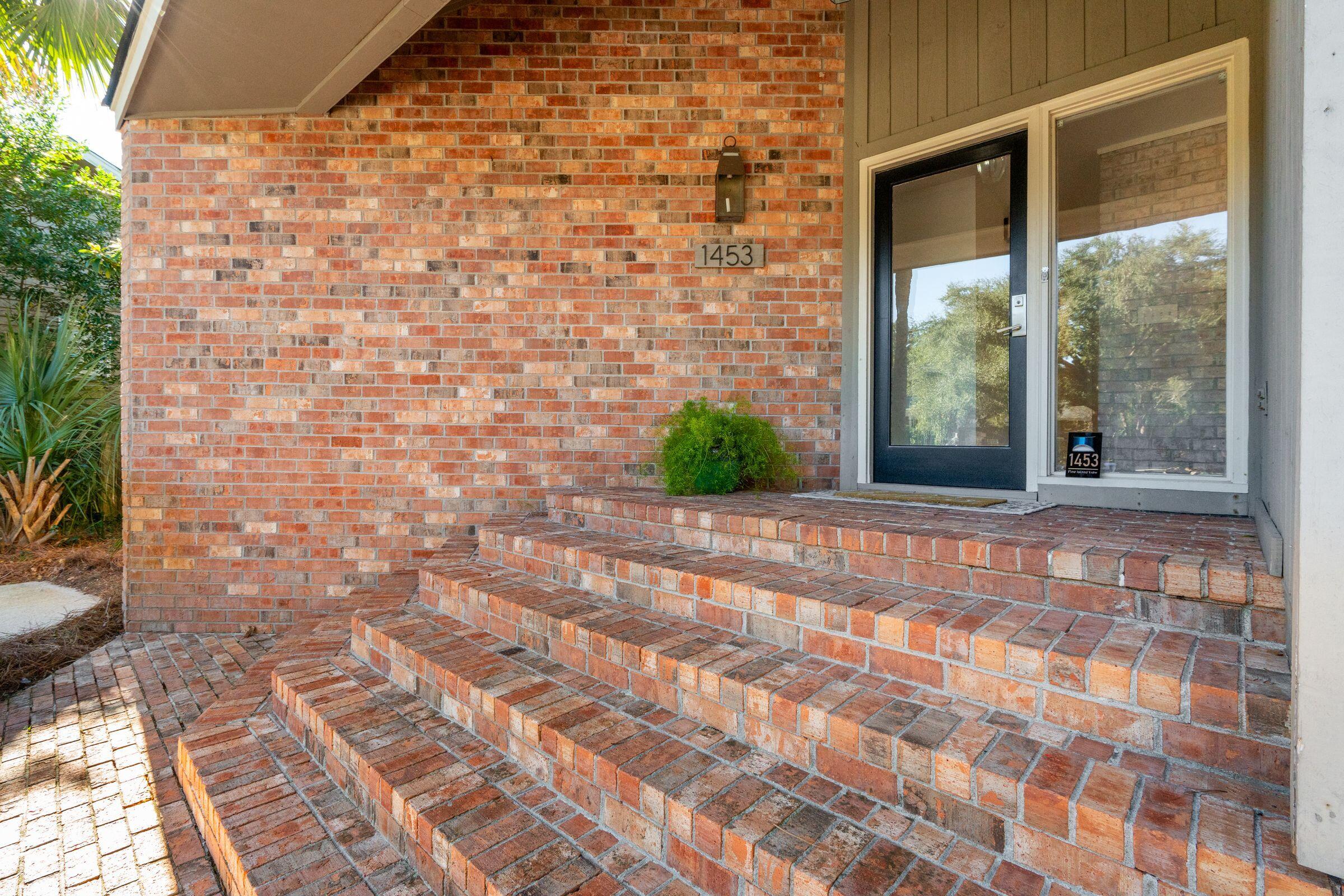 1453 Pine Island View Mount Pleasant, SC 29464 - Photo 4 of 41 Front of House