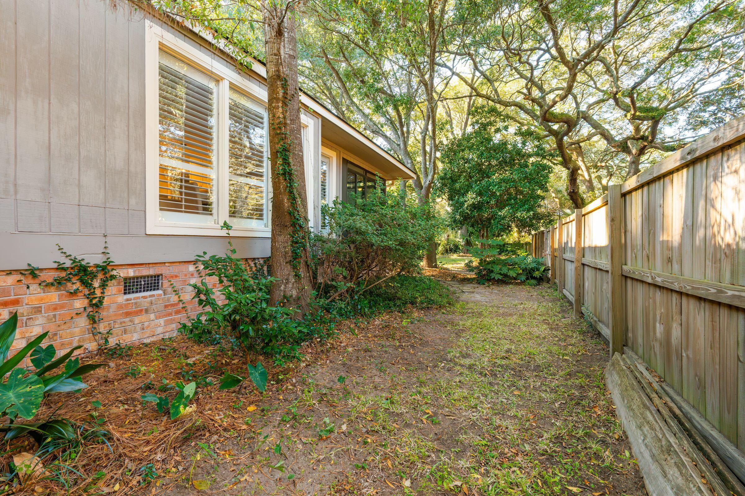 1453 Pine Island View Mount Pleasant, SC 29464 - Photo 41 of 41 Backyard