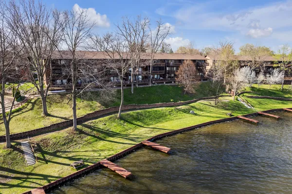$200,000 | 1730 South Grove Street, Unit B307, Ypsilanti, MI 48198