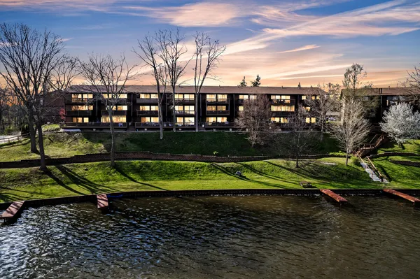 $200,000 | 1730 South Grove Street, Unit B307, Ypsilanti, MI 48198