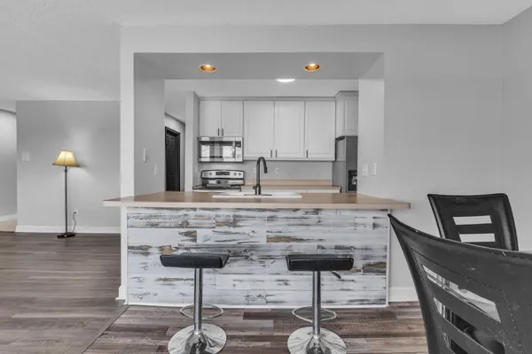 $200,000 | 1730 South Grove Street, Unit B307, Ypsilanti, MI 48198