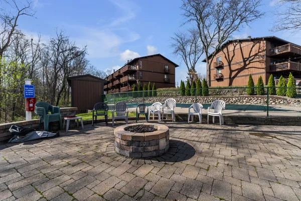 $200,000 | 1730 South Grove Street, Unit B307, Ypsilanti, MI 48198