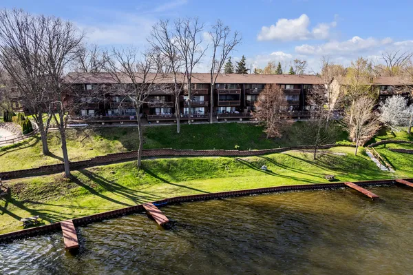 $200,000 | 1730 South Grove Street, Unit B307, Ypsilanti, MI 48198